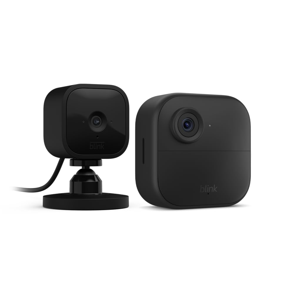 Völlig neues Blink Outdoor 4 (4. Generation) – Kabellose intelligente Sicherheitskamera, zwei Jahre Akkulaufzeit, Zwei-Wege-Audio, HD-Live-Ansicht, verbesserte Bewegungserkennung, funktioniert mit Alexa – 3-Kamera-System 