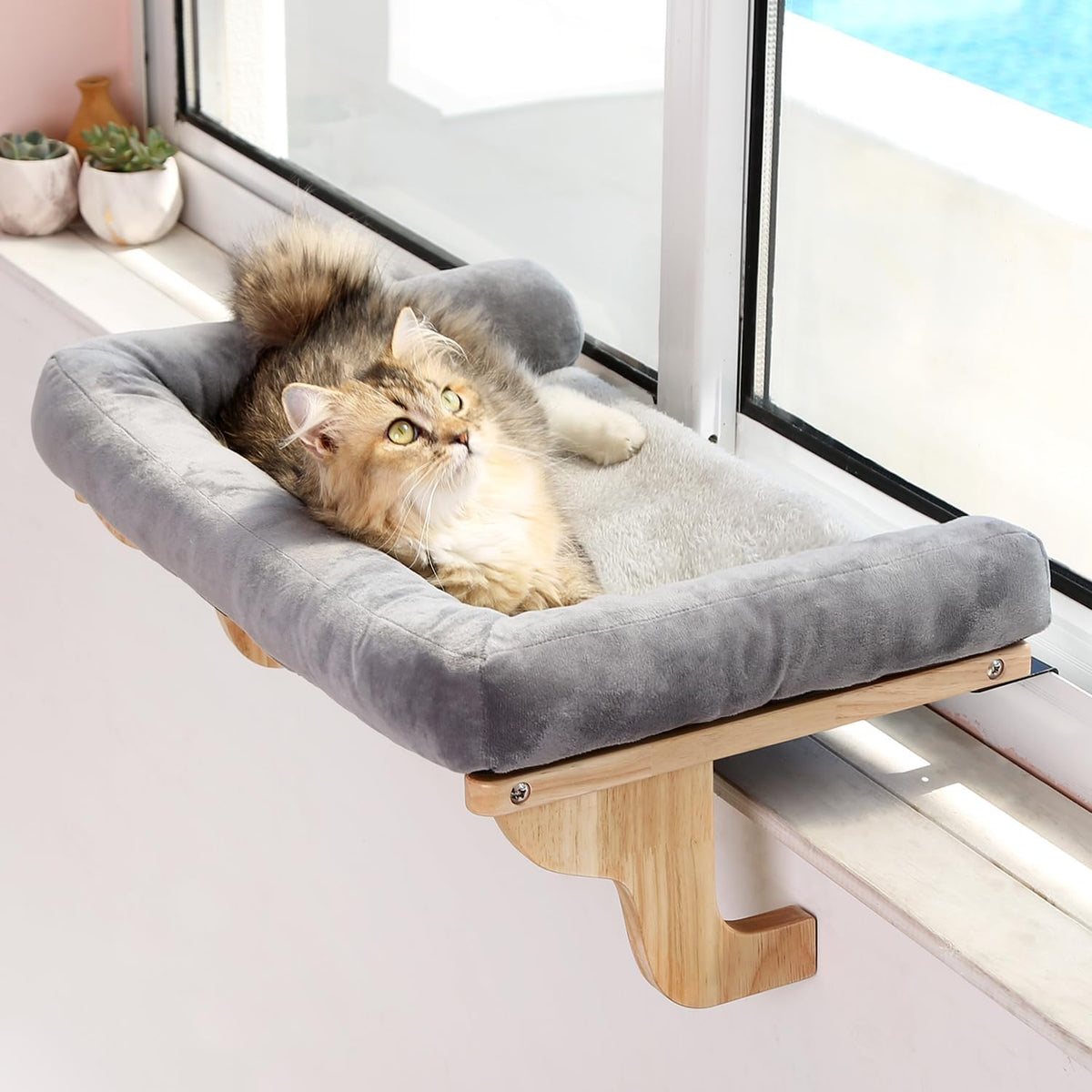 Zakkart Percha para gato para alféizar de ventana con refuerzo - Diseño de hamaca ortopédica con madera dura de primera calidad y marco de metal robusto - Asiento de ventana para gatos y gatitos grandes - Madera de color natural con cama gris 